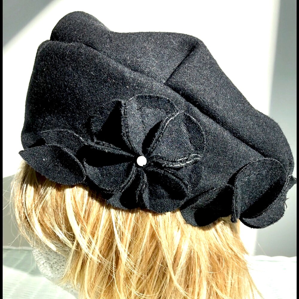 Boston Proper NWOT Charcoal wool flannel beret style flower & pearl trimmed hat
